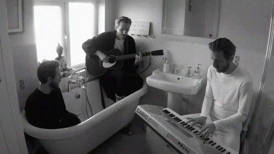 Balloon (Live from The Bathroom)